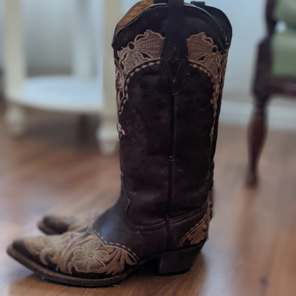 Western floral embroidered boots - Picture 9 of 10